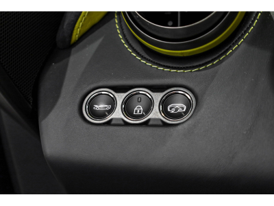 McLaren 720S PERFORMANCE COUPÉ - PACK CARBONE - MSO PAINT