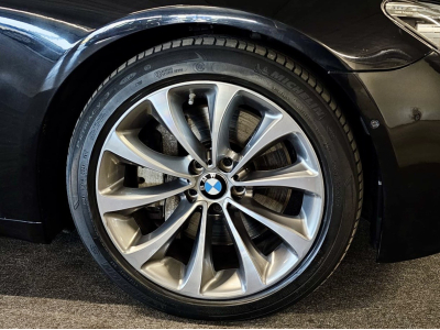 BMW 750 D XDRIVE INDIVIDUAL 1 HAND SOFTCLOSE HEAD UP HARMAN KARDON PANO CUIR NAVI