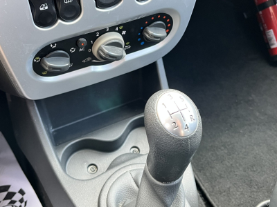 Dacia Sandero 1.2i 75 Lauréate