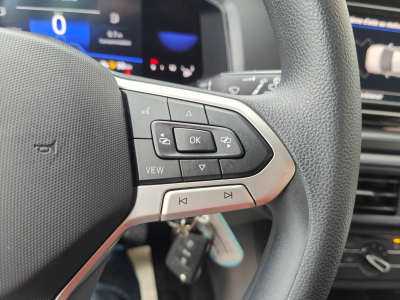 Volkswagen Polo 1.0 TSI CARPLAY RADAR AV + ARR CLIM BLUETOOTH LED