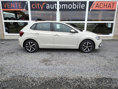 Volkswagen Polo 1.0 TSI CARPLAY RADAR AV + ARR CLIM BLUETOOTH LED