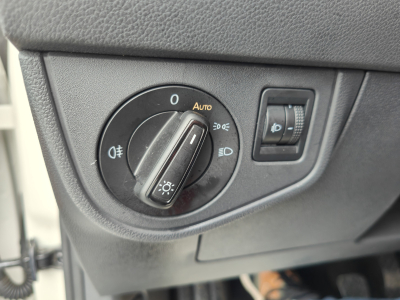Volkswagen Polo 1.0 TSI CARPLAY RADAR AV + ARR CLIM BLUETOOTH LED