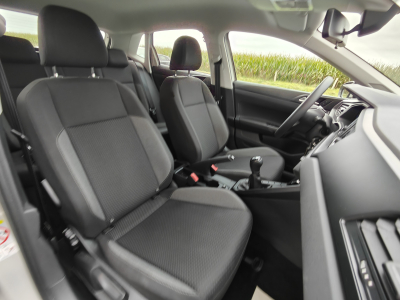 Volkswagen Polo 1.0 TSI CARPLAY RADAR AV + ARR CLIM BLUETOOTH LED