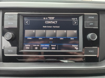 Volkswagen Polo 1.0 TSI CARPLAY RADAR AV + ARR CLIM BLUETOOTH LED