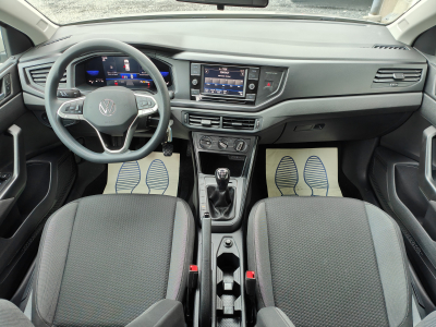 Volkswagen Polo 1.0 TSI CARPLAY RADAR AV + ARR CLIM BLUETOOTH LED
