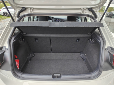 Volkswagen Polo 1.0 TSI CARPLAY RADAR AV + ARR CLIM BLUETOOTH LED