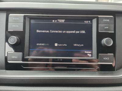 Volkswagen Polo 1.0 TSI CARPLAY RADAR AV + ARR CLIM BLUETOOTH LED