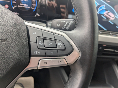 Volkswagen Golf 2.0 TDI CARPLAY GPS LED APS AV/ARR