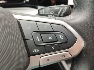 Volkswagen Golf 1.5 TSI DSG CARPLAY GPS LED APS AV/ARR