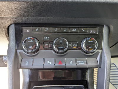 Skoda Karoq 1.6 TDI DSG CARPLAY GPS SIEGES SPORT CAMERA