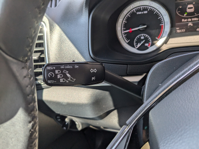 Skoda Karoq 1.6 TDI DSG CARPLAY GPS SIEGES SPORT CAMERA