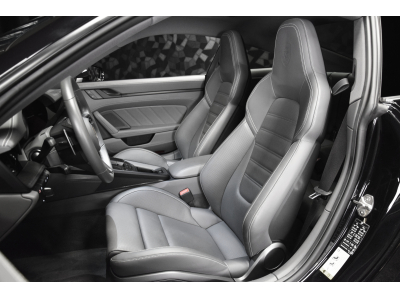 Porsche 992 Carrera 4 GTS Coupé PDK