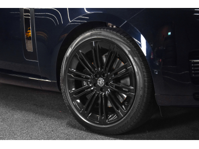 Land-Rover Range Rover SV P530 4.4 V8 LWB