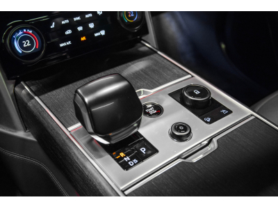 Land-Rover Range Rover SV P530 4.4 V8 LWB