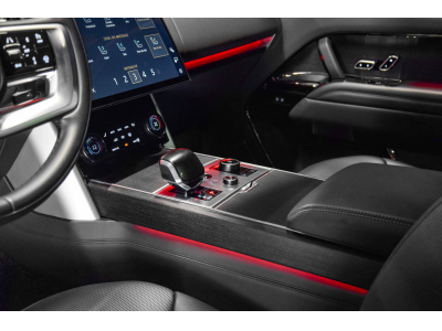 Land-Rover Range Rover SV P530 4.4 V8 LWB