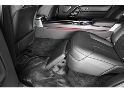 Land-Rover Range Rover SV P530 4.4 V8 LWB