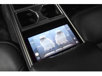 Land-Rover Range Rover SV P530 4.4 V8 LWB