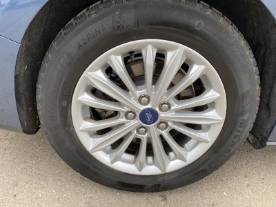 Ford Focus 1,5d EcoBlue 120cv Titanium Pack Head Up & B&O AHK