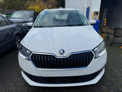 Skoda Fabia SKODA FABIA Combi Style LED Bluetooth KeylessGo