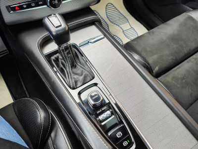 Volvo XC90 D5 R-DESIGN AWD 7PLACES TOIT PANO CARPLAY CAMERA 360