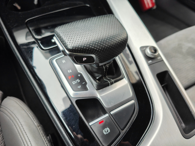 Audi A4 35TDI S-LINE S-TRONIC GPS VIRTUAL COCKPIT SIEGES CHAUFF