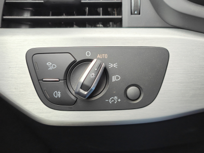 Audi A4 35TDI S-LINE S-TRONIC GPS VIRTUAL COCKPIT SIEGES CHAUFF