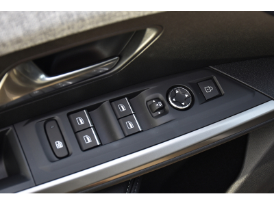 Peugeot 5008 Hybrid 145 GT e-DSC6