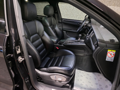 Porsche Macan GTS PACK CHRONO BOSE PANO LED CUIR NAVI 1 HAND FULL SERVICE PORSCHE