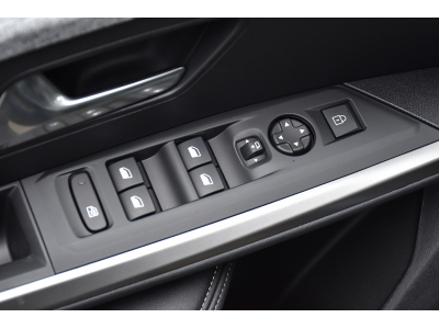 Peugeot 5008 Hybrid 145 Allure e-DSC6