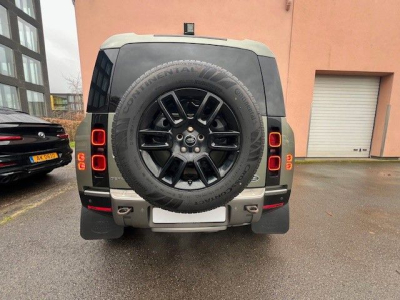 Land-Rover Defender D200 X-Dynamic 110 - 1Hand