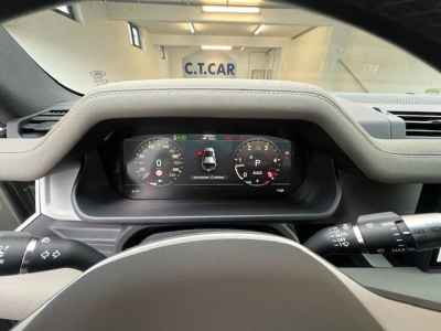 Land-Rover Defender D200 X-Dynamic 110 - 1Hand