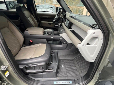 Land-Rover Defender D200 X-Dynamic 110 - 1Hand
