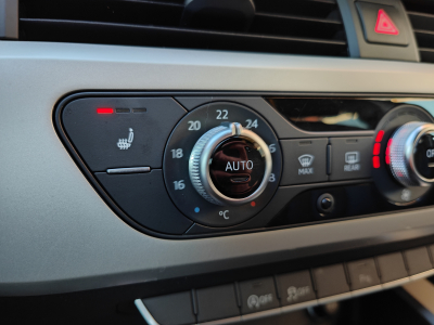 Audi A4 30 TDI S-LINE S-TRONIC CARPLAY GPS CUIR