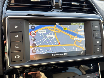 Jaguar XE XE 20d 180PS Prestige Automatik