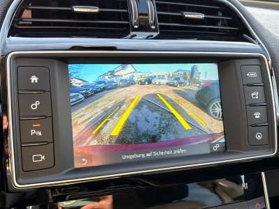 Jaguar XE XE 20d 180PS Prestige Automatik