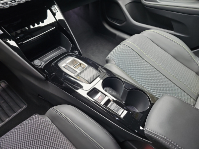 Peugeot 208 1.2 PureTech Hýbrid 110 E-DSC6 GT