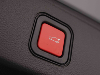 Jeep Avenger 1.2 e-Hybrid DCT 110 Summit