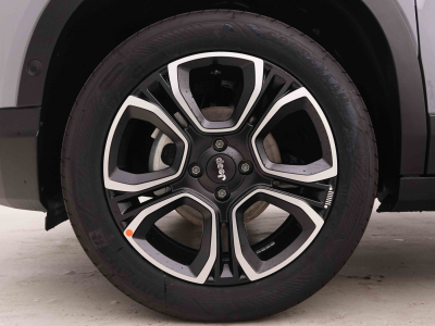 Jeep Avenger 1.2 e-Hybrid DCT 110 Summit