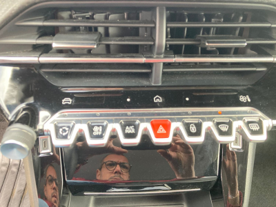 Peugeot 208 1.2 PureTech Hýbrid 110 E-DSC6 Allure