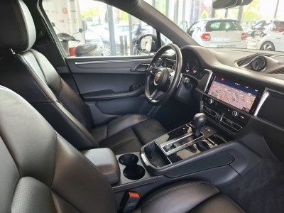 Porsche Macan 2.0 265 NEW MODEL PACK CHRONO PANO CUIR NAVI 1 HAND