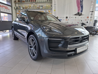 Porsche Macan 2.0 265 NEW MODEL PACK CHRONO PANO CUIR NAVI 1 HAND