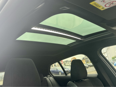 BMW 118 D NEW MODEL M SPORT PAKET HEAD UP AHK PANO CUIR NAVI 1 HAND