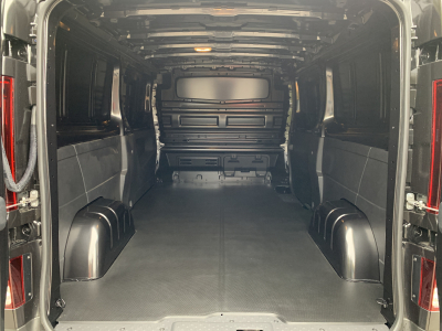 Renault Trafic 2.0 Dci 170 AT9 L2H1