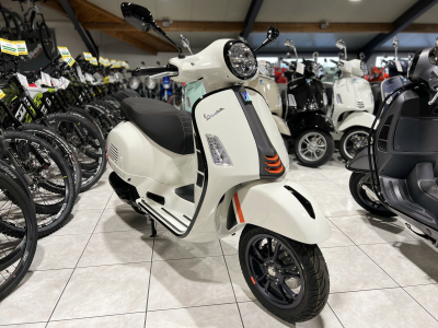 Vespa GTS Super Sport 125 Blanc