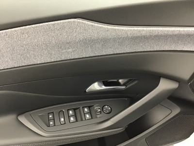 Peugeot 308 1.5 BlueHDI 130 EAT8 ALLURE