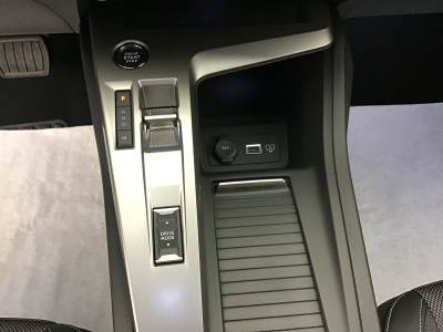 Peugeot 308 1.5 BlueHDI 130 EAT8 ALLURE