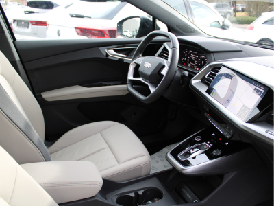 Audi Q4 e-tron 40 HEAD UP CUIR NAVI 1 HAND AUTONOMIE +- 500KM