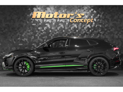 Lamborghini Urus V8 - NERO HELENE / VERDE