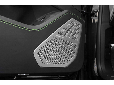 Lamborghini Urus V8 - NERO HELENE / VERDE