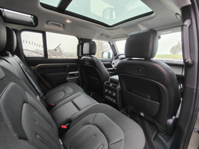 Land-Rover Defender 110 D240 SE 4X4 7PLACES TOIT PANO CARPLAY CAMERA 360°